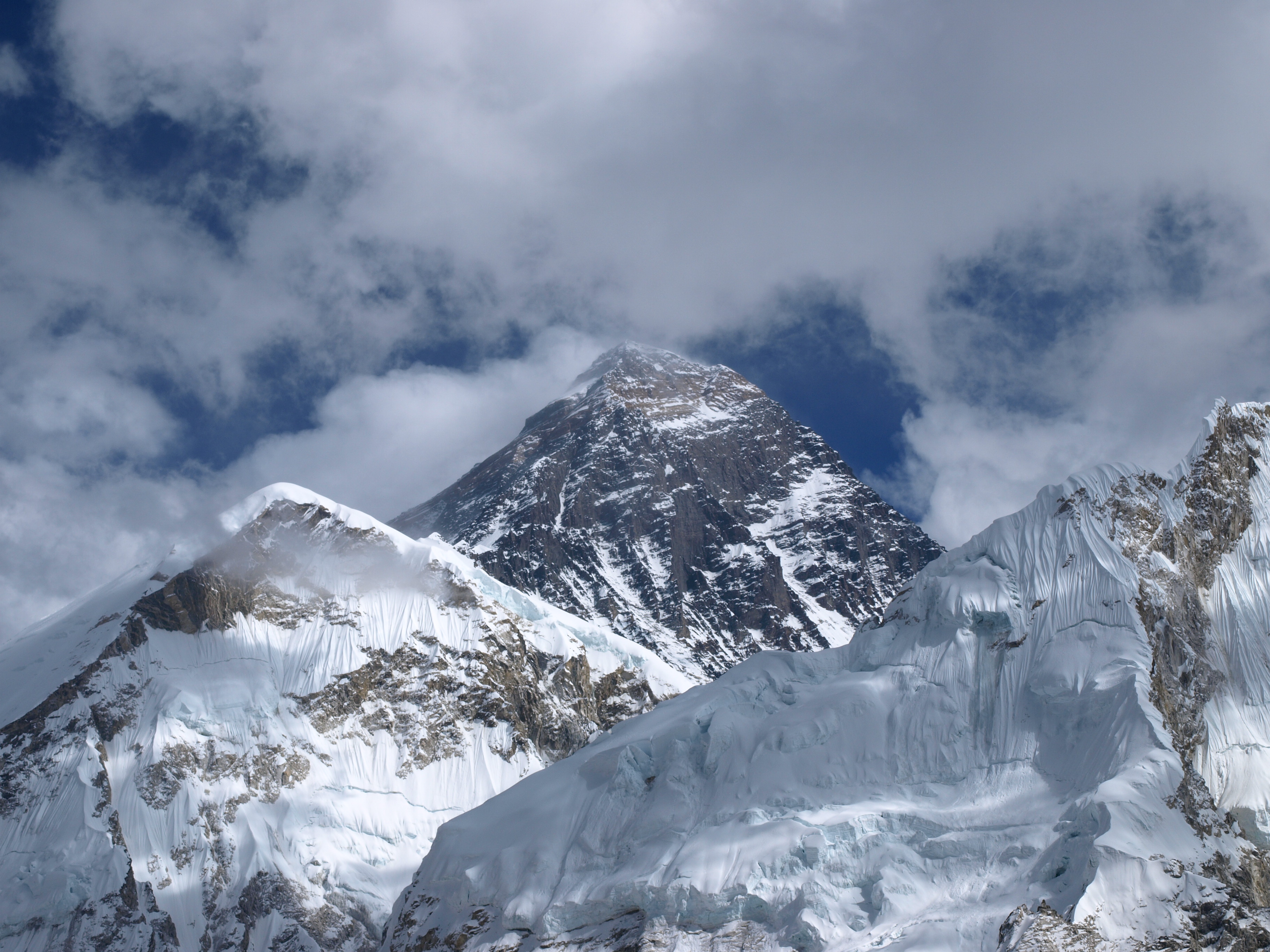【エベレスト公募登山隊同行ツアー】カラパタール(5,545m)登頂とエベレストBC滞在 19日間